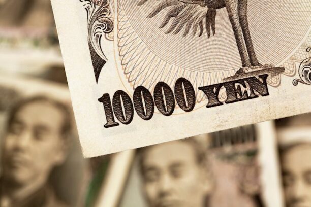 Japanese Yen ticks higher against USD; bulls seem reluctant ahead of Fed  FXStreet Forex & Commodities News