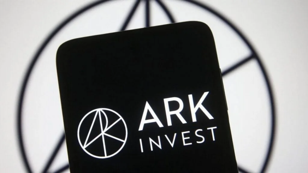 Cathie Wood’s Ark Invest Dumps Lockheed Martin Shares, Swoops Up Stock Of This Satellite Phone Provider Shivdeep Dhaliwal Markets