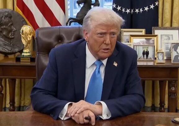 Heads up – Trump will be signing more executive orders on Tuesday, 1500 US Eastern time Eamonn Sheridan Forexlive RSS Breaking News Feed