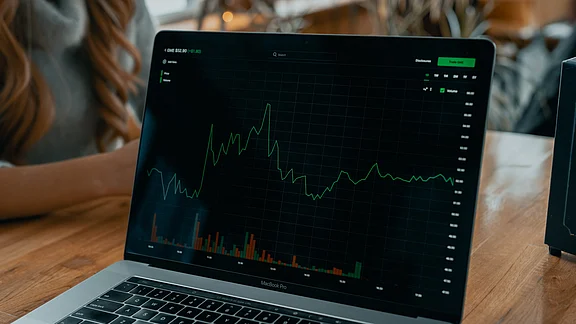 Q3 FY25 Results Review — Valuations Still Expensive For SMIDs; Prefer Large-Caps, Says Motilal Oswal Motilal Oswal Financial Services NDTV Profit