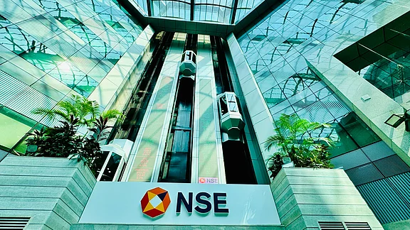 Stock Market Live: Nifty Struggles Around Support Level, Sensex Sheds 250 Points; Eicher Motors Drop Shubhayan Bhattacharya NDTV Profit