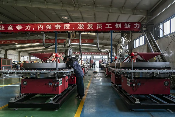 Dollar And Oil Surge, US Stocks Fall On Trump Tariffs: Markets Wrap Bloomberg News NDTV Profit