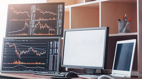 RBI Repo Rate Cut Impact: SBI, PNB, Axis Bank — Bank Stocks Decline, Nifty Bank Down 0.5% Shubhayan Bhattacharya NDTV Profit