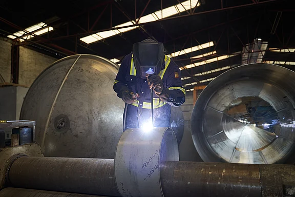 Donald Trump Unveils Plans For 25% Tariffs On Steel, Aluminum Imports Bloomberg News NDTV Profit