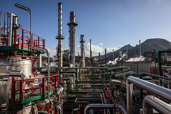 Oil Prices Fall Further As Trump Flags Russia Talks To End Ukraine War Bloomberg News NDTV Profit