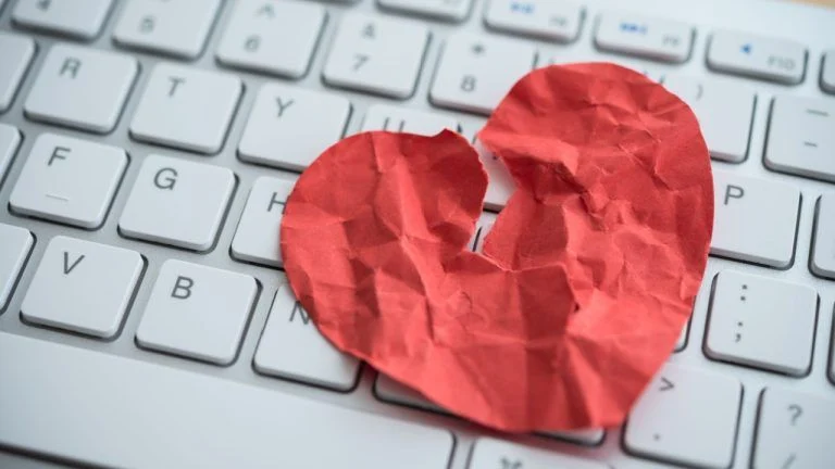 FBI Warns: Valentine’s Day to Bring a Surge in Crypto Fraud—Don’t Get Trapped Kevin Helms Bitcoin News