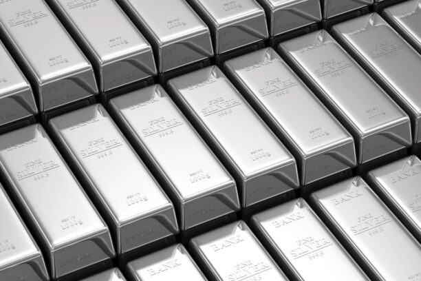 Silver Price Forecast: XAG/USD remains steady near $32.50, three-month highs  FXStreet Forex & Commodities News