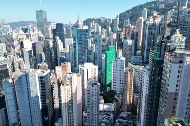 Luxury frenzy: rich buyers keep scoring high-end Hong Kong homes at stunning discounts Cheryl Arcibal Business – South China Morning Post