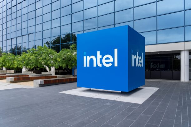 Intel’s shares fall after weak Q2 outlook Naomi Li Gan Tech in Asia