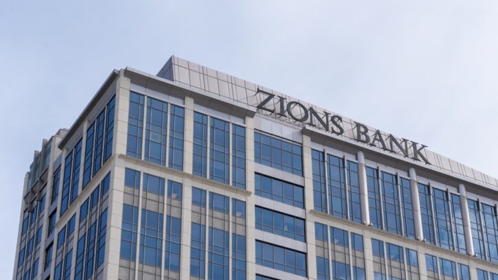 How To Earn $500 A Month From Zions Bancorp Stock Ahead Of Q1 Earnings Avi Kapoor Markets