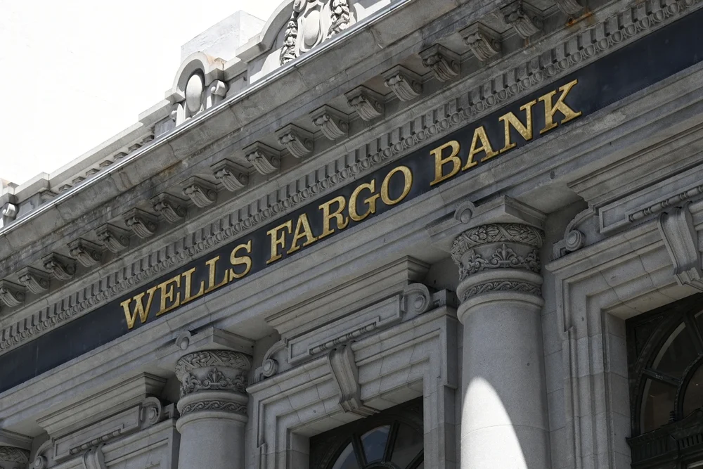 What’s Going On With Wells Fargo Stock Today? Adam Eckert News