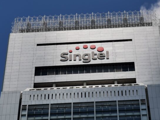 Singtel launches $1.37b share buyback over three years Aiko Gao Ishida Tech in Asia