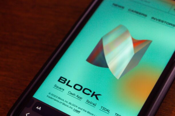 Fintech firm Block shares drop 20% after weak Q1 earnings Minh Le Tech in Asia