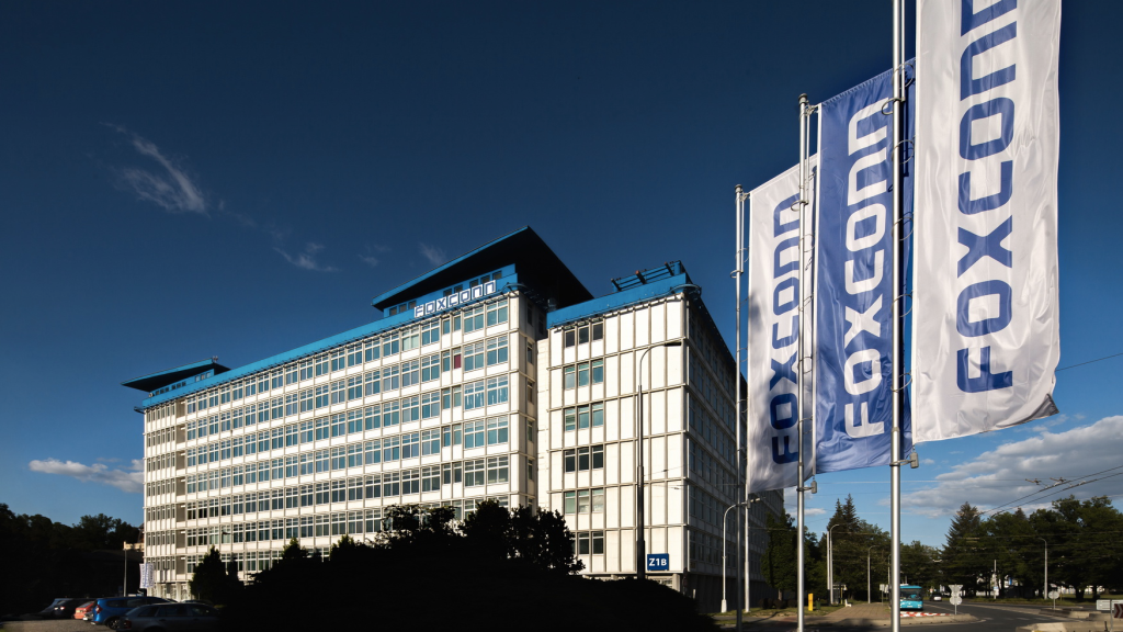 Foxconn expects 72% profit rise on AI server demand Diya Lal Tech in Asia