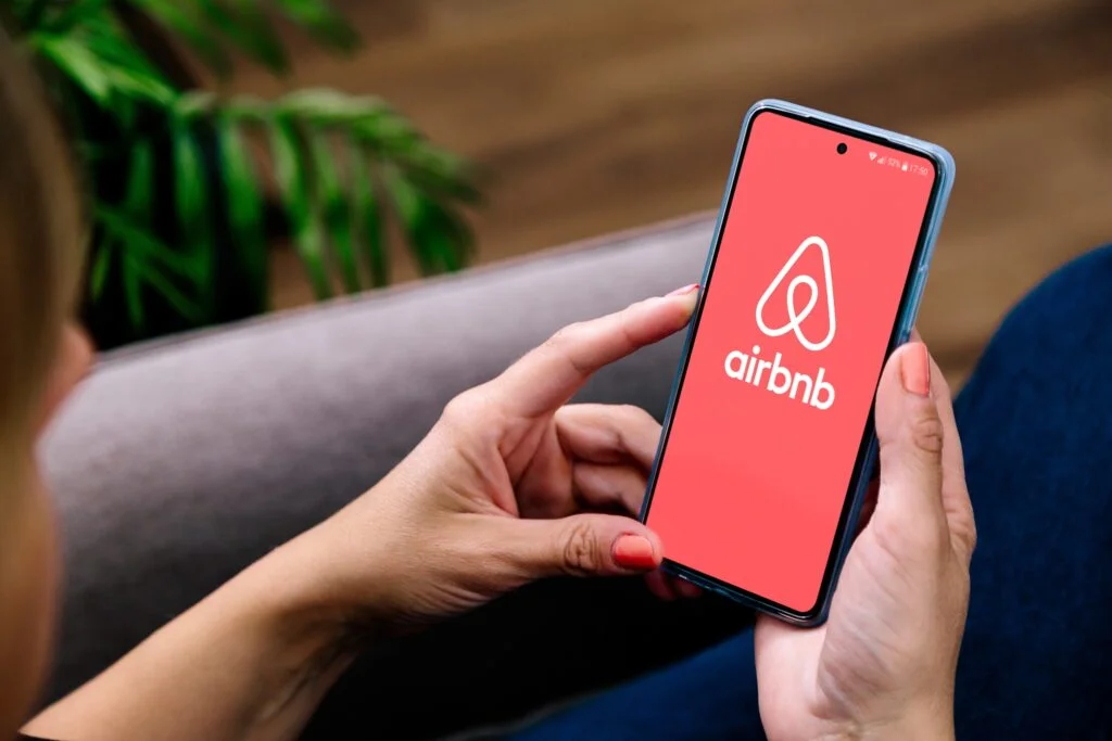 This Airbnb Analyst Turns Bearish; Here Are Top 2 Downgrades For Friday Avi Kapoor Markets