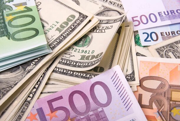 EUR/USD edges lower to mid-1.1300s; looks to US PCE Price Index for fresh impetus  FXStreet Forex & Commodities News