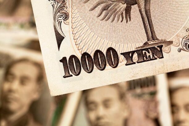 Japanese Yen advances to fresh weekly highs against a broadly weaker USD  FXStreet Forex & Commodities News