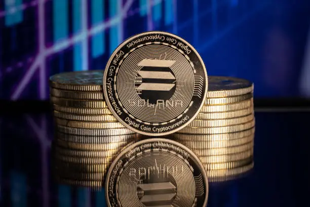 Solana Forms Bullish Flag On Daily Chart — Breakout Imminent? Sandra White NewsBTC