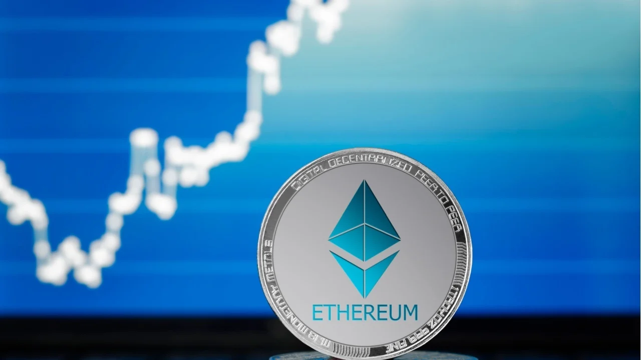 Ether ETFs Shatter Records With $727 Million Inflows as Bitcoin ETFs Extend Streak to 10 Days Emmanuel Musa Bitcoin News