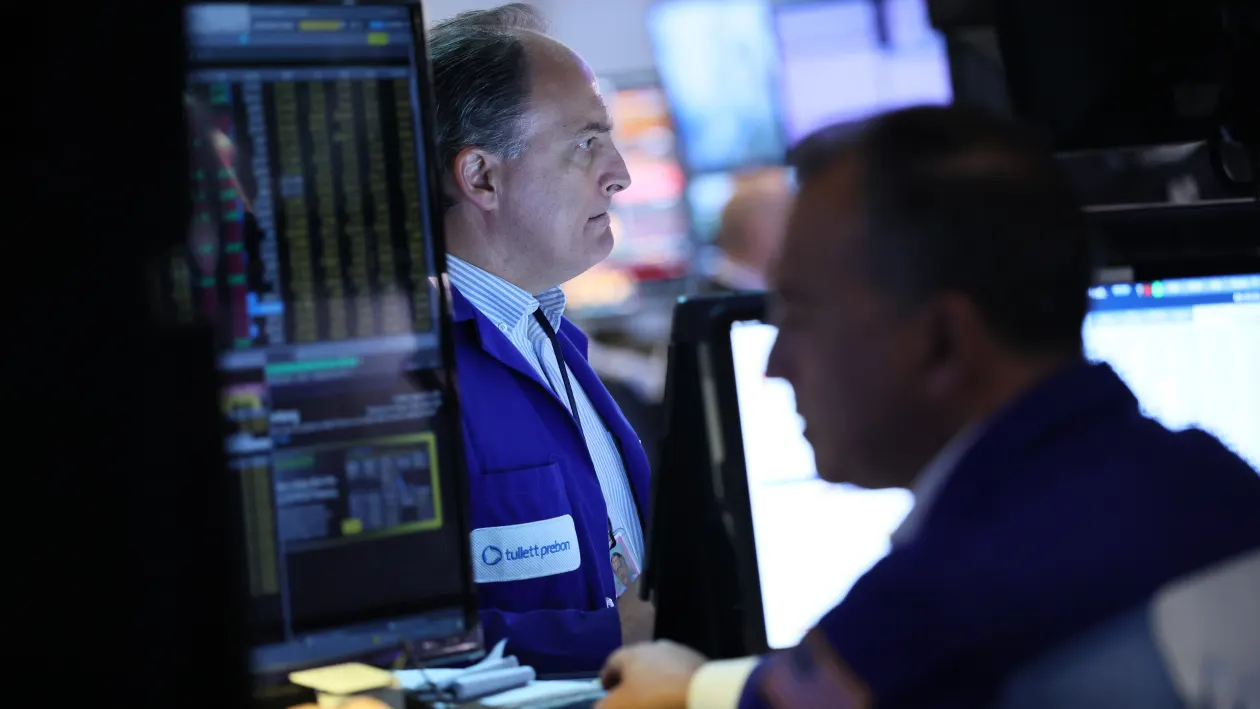 Stock Market Today: S&P 500, Dow, Nasdaq Futures Decline Following Government Shutdown—Nike, Ryvyl, Conagra Brands In Focus Rishabh Mishra Markets